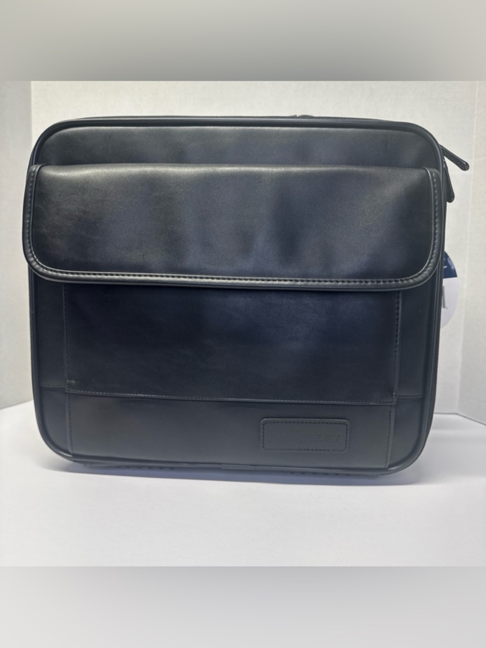 TARGUS Leather OCU2 Corporate Traveler Laptop Briefcase Carry-On Bag